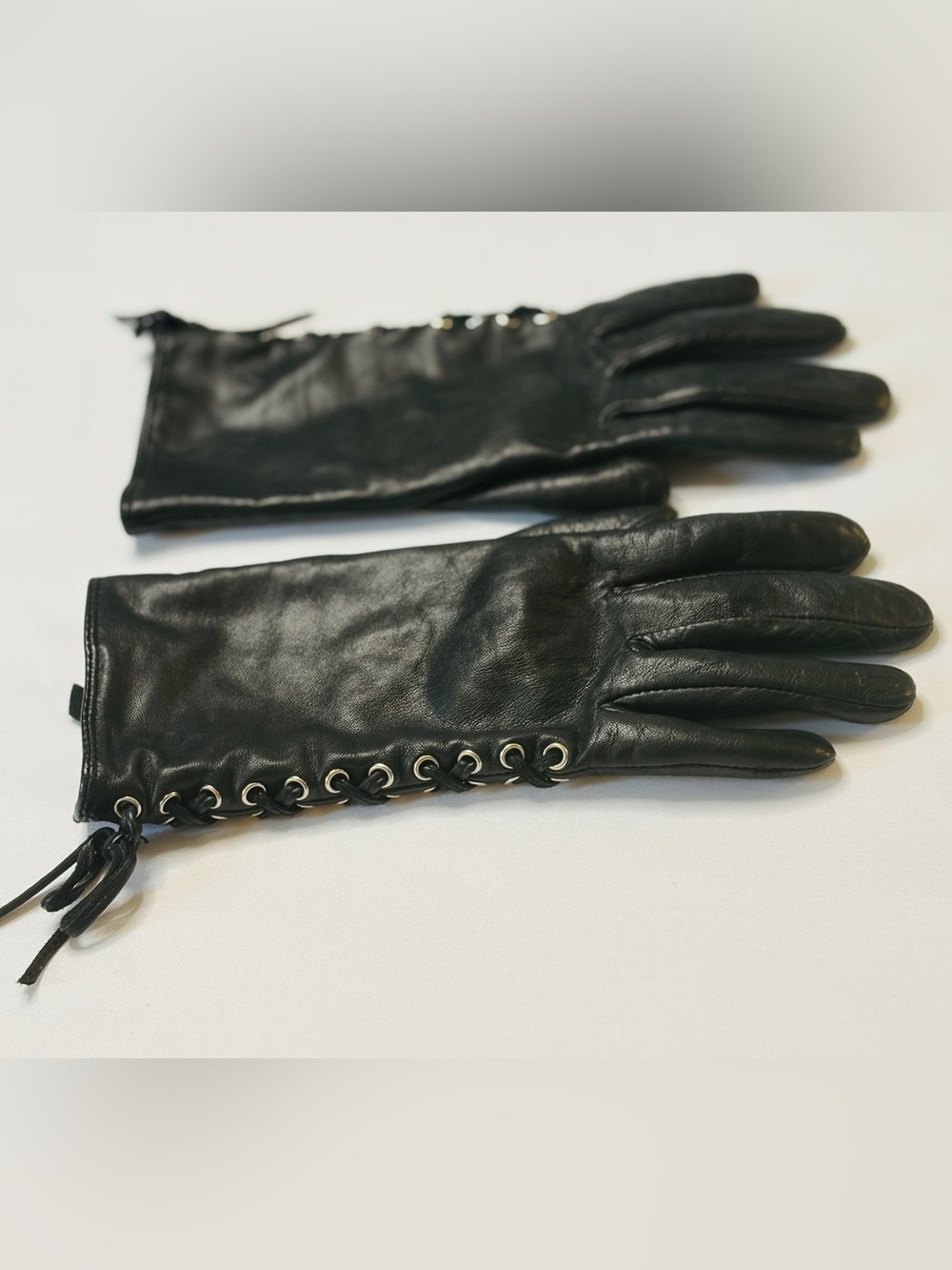 VTG Black Leather Lace Up Gloves Size Small Cashmere Lined